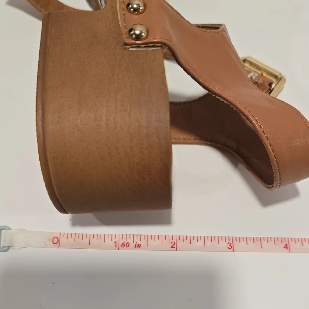 Dirty Laundry Tan Strappy Sandals